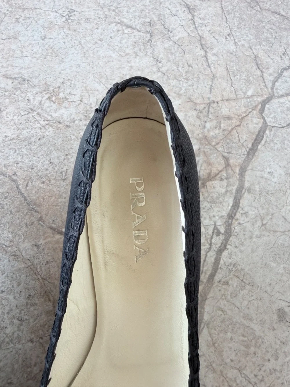 Prada Archival S/S 2003 Black Suede Whipstitch Bow Pointed Toe Kitten Heels